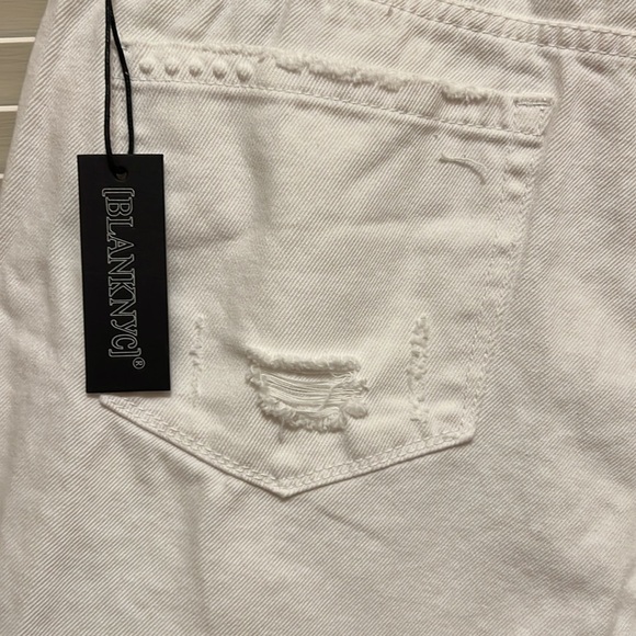 21. Blank NYC Hi Rise Rigid Distressed Shorts in White, Size 31 - Picture 12 of 16